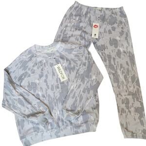 WILDFOX CAMO NEW LOUNGING SET SIZE LARGE